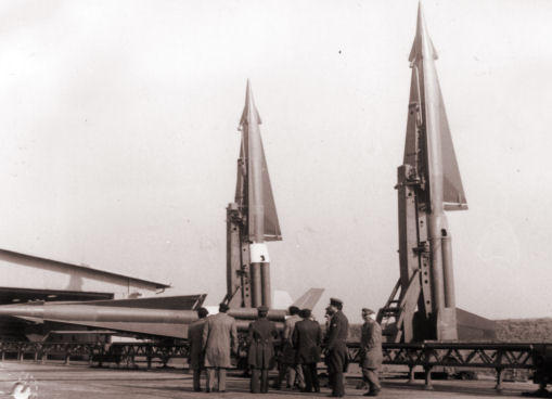 Delegazione in visita alla sezione Charlie, inizio anni '70