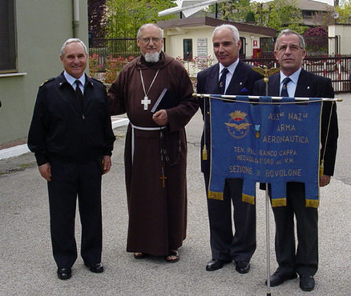 26 aprile 2004, visita di Mons. Carraro