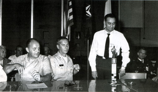Il Generale Guilio Cesare Graziani M.O.V.M., Comandante della 1^ Aerobrigata I.S.