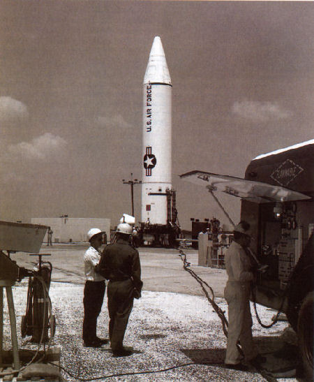 Preparazione del missile Jupiter al lancio